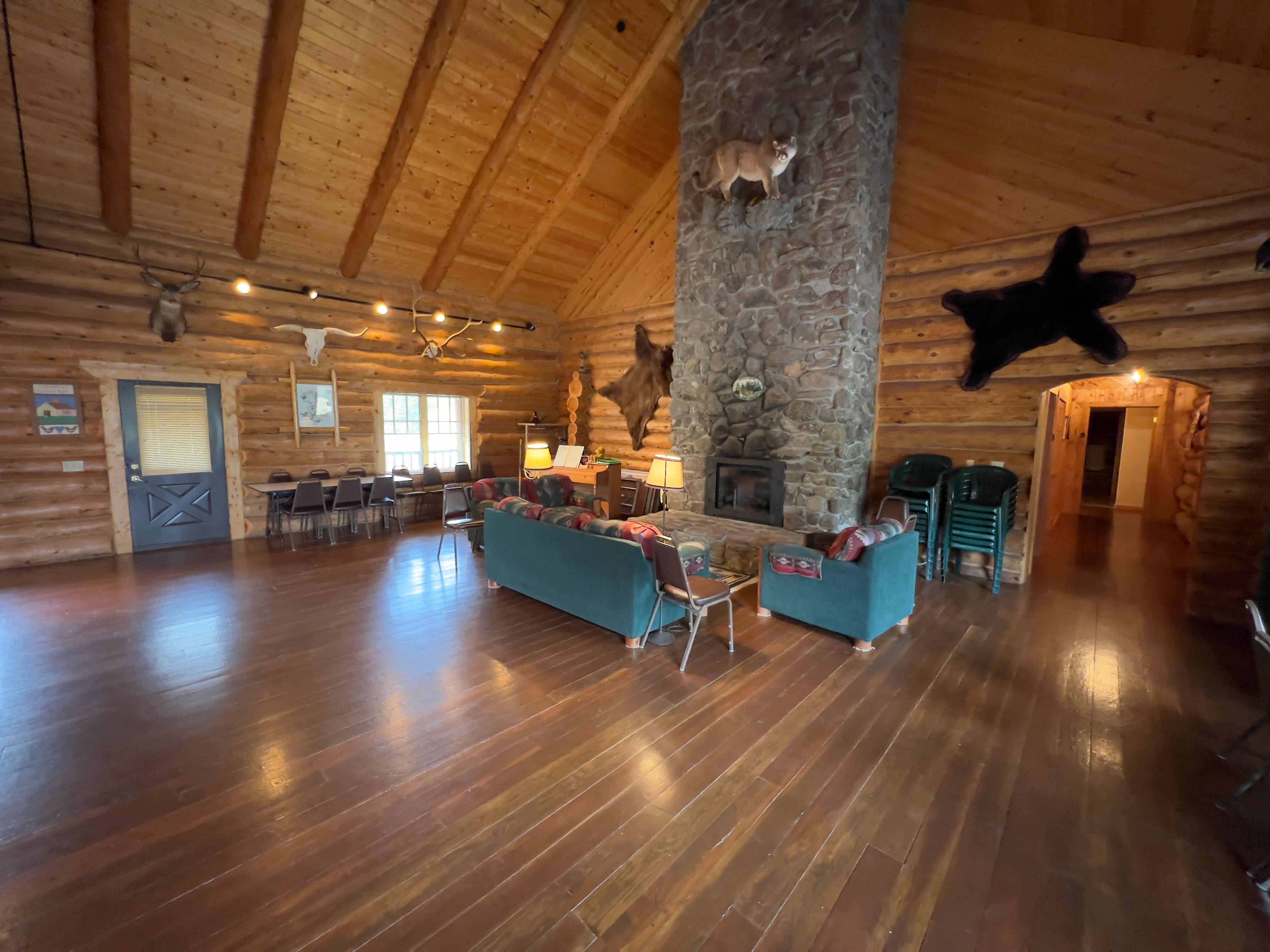 Spring Creek Lodge exterior