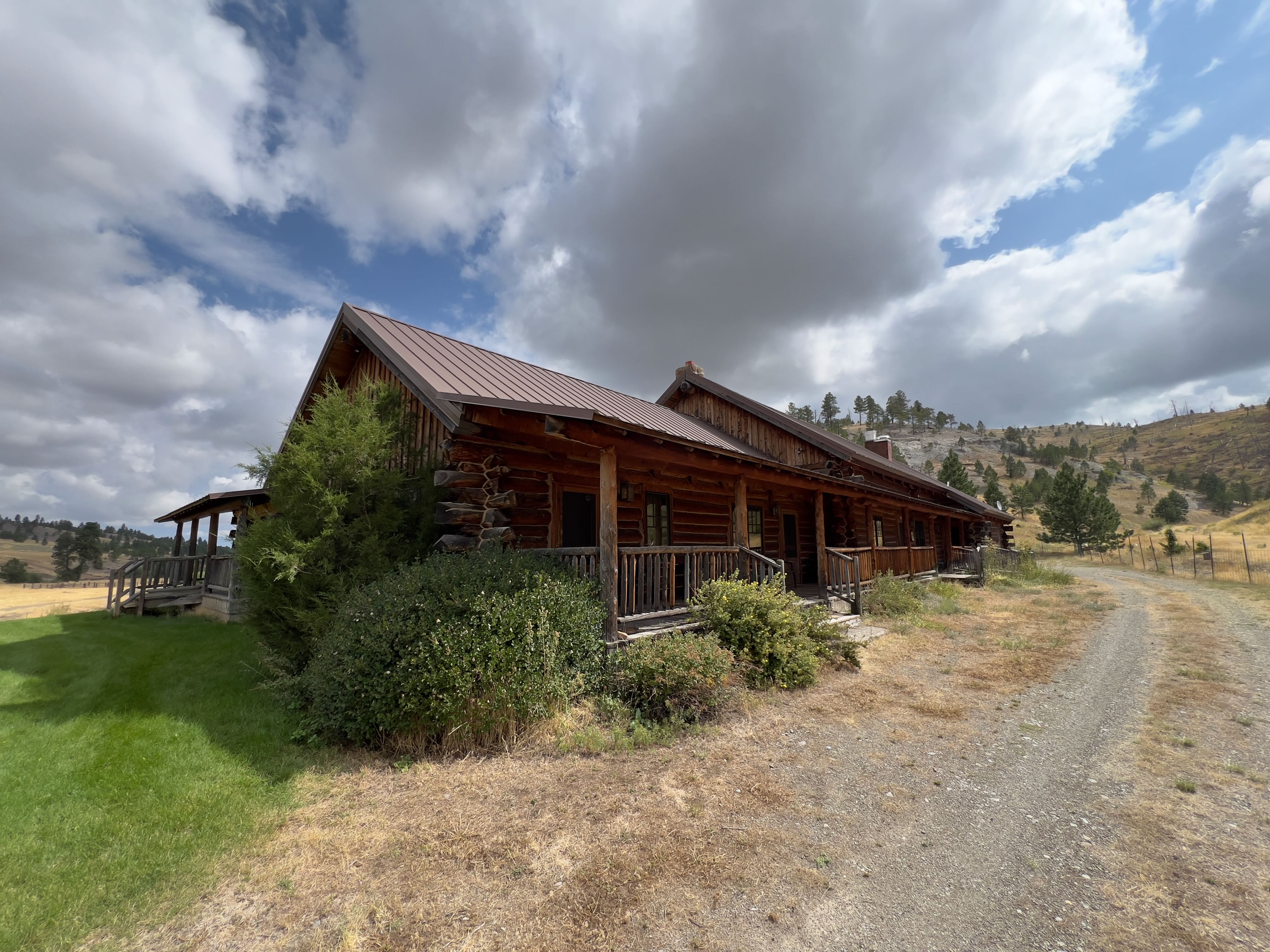Spring Creek Lodge exterior